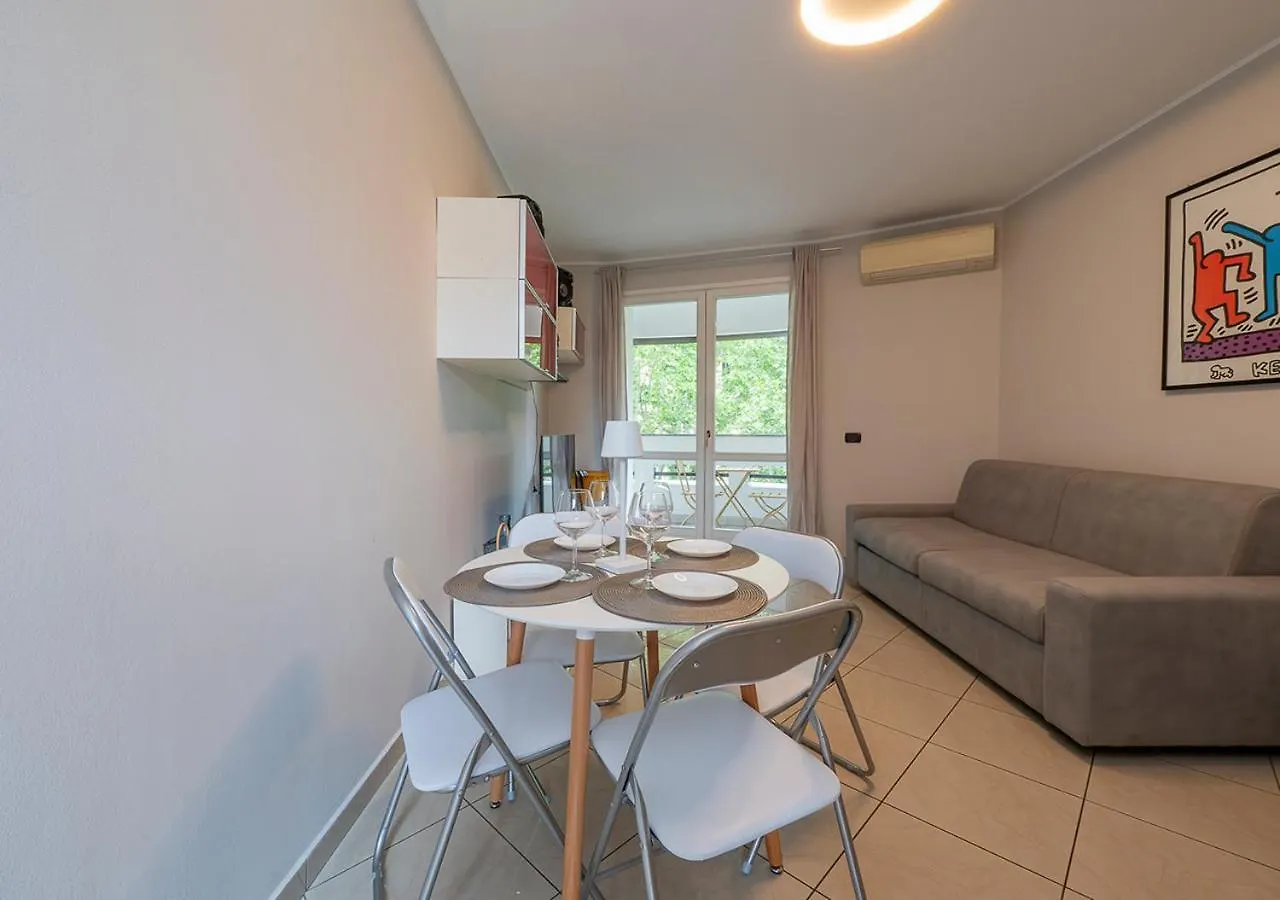 Attico A Milano - 2 Terrazzi E Netflix Apartment 0*, Milan Italy