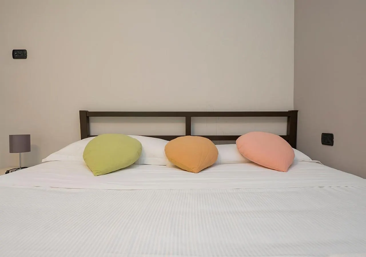 Attico A Milano - 2 Terrazzi E Netflix Apartment 0*, Milan Italy