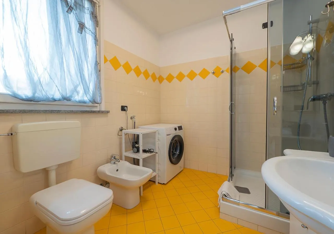 Attico A Milano - 2 Terrazzi E Netflix Apartment 0*, Milan